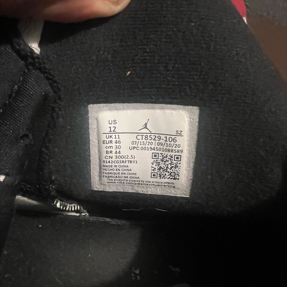 Nike Black and White Sneakers Nike Retro 6 Carmine OG - Picture 5 of 7